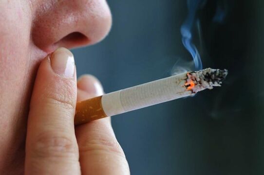 Fumatul frecvent este unul dintre motivele dezvoltării prostatitei la bărbați